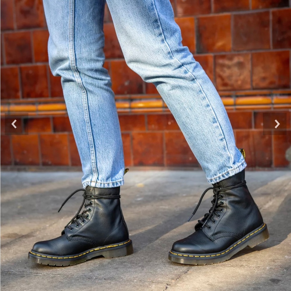 Dr. Martens 1460 WOMEN'S PASCAL VIRGINIA LEATHER BOOTS